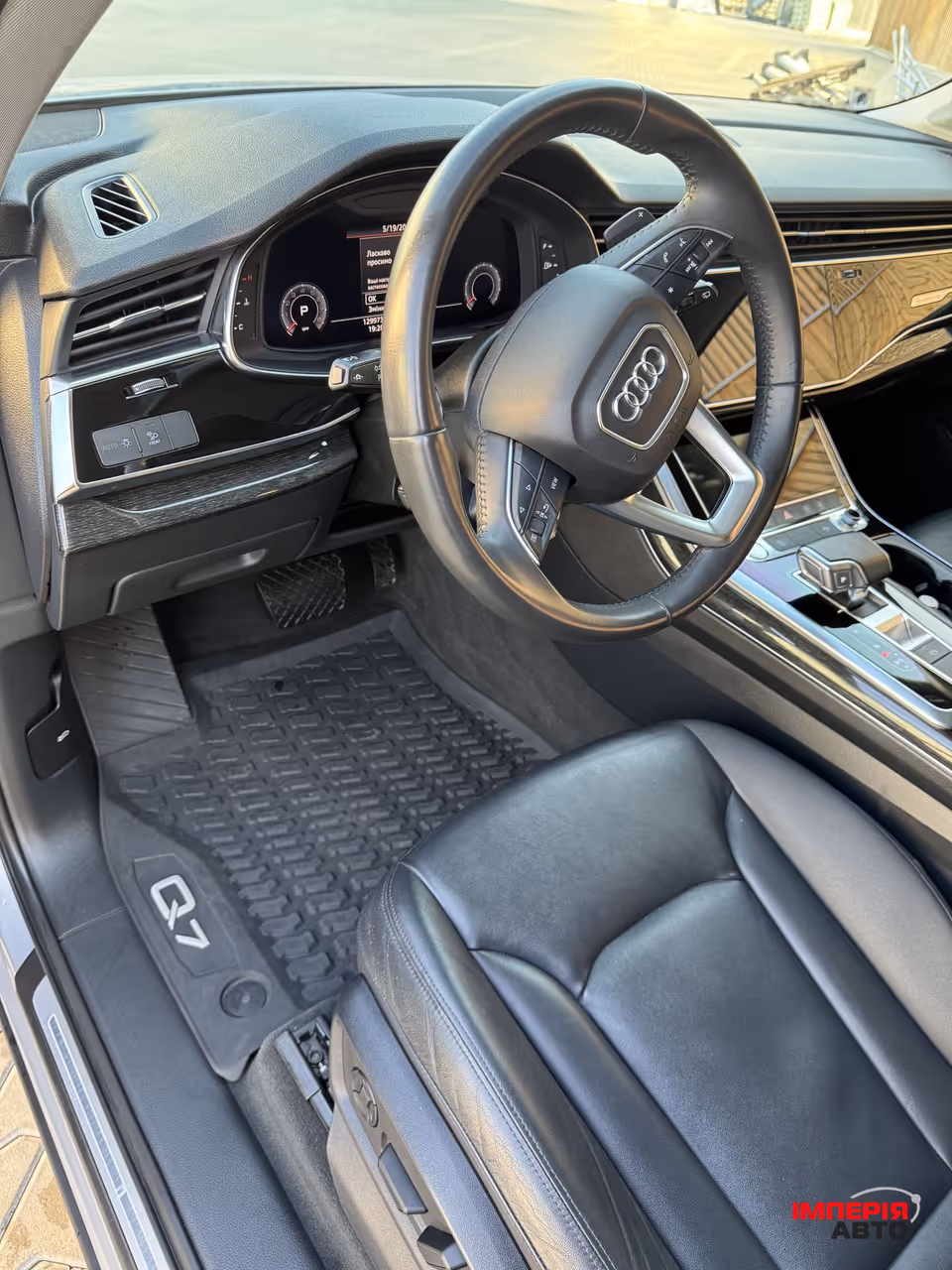 Audi Q7 - фото 21