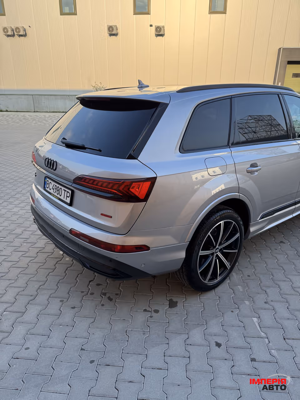 Audi Q7 - фото 6