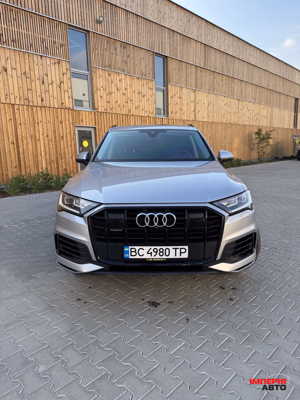 Audi Q7 - фото 2