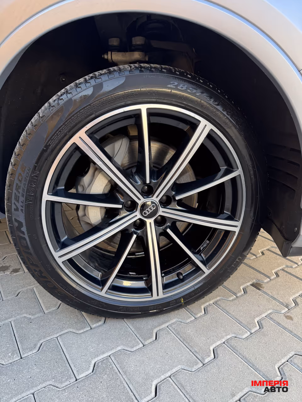 Audi Q7 - фото 9