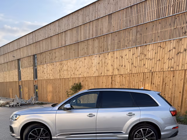 Audi Q7 - фото 4
