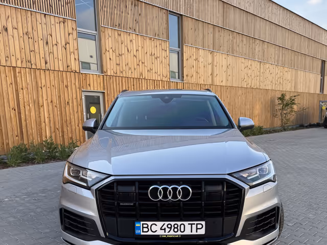 Audi Q7 - фото 2