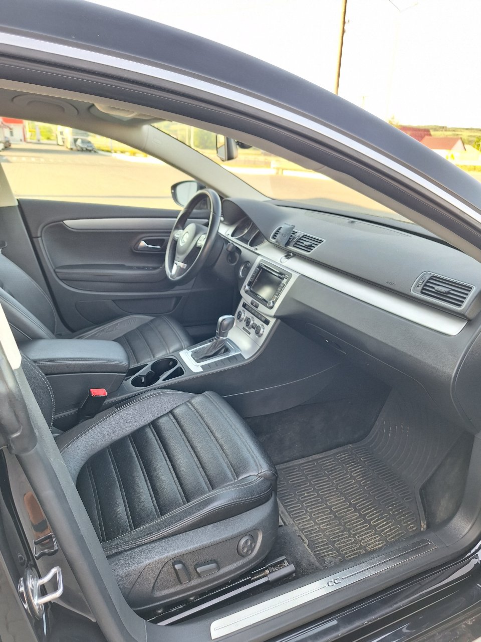 Volkswagen Passat CC - фото 11