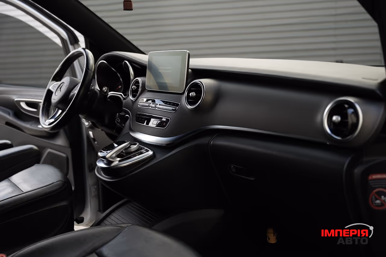 Mercedes-Benz V-Класс - фото 27