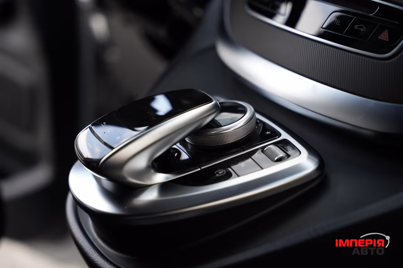 Mercedes-Benz V-Класс - фото 29