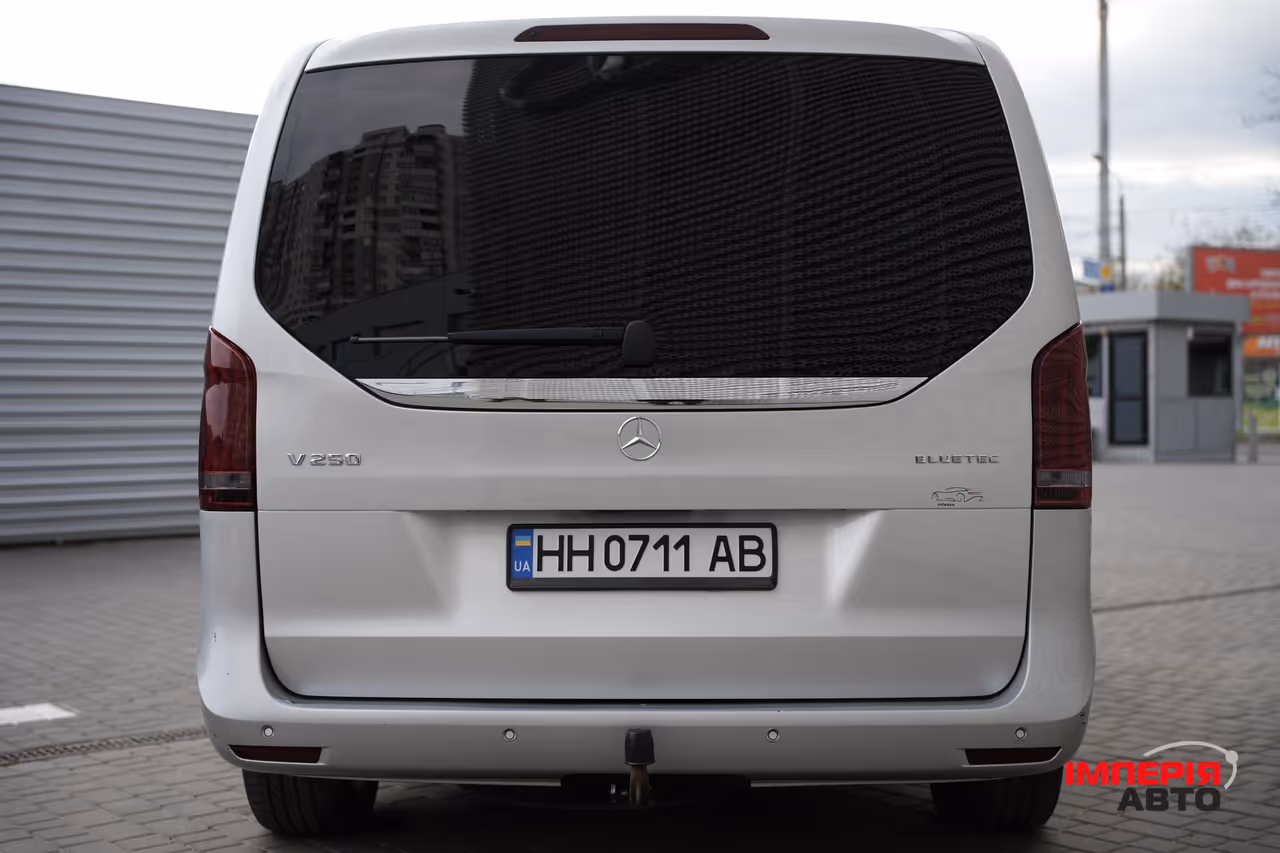 Mercedes-Benz V-Класс - фото 13