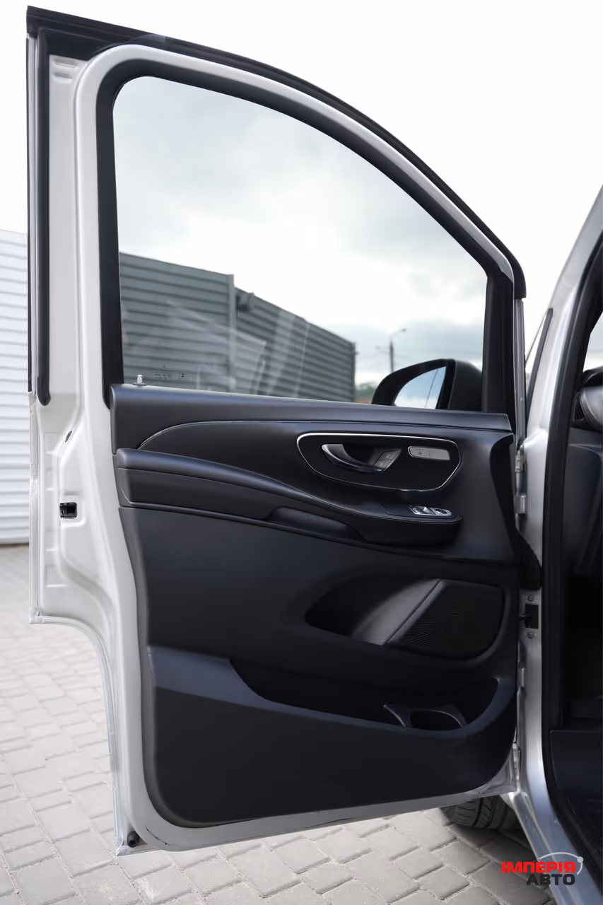 Mercedes-Benz V-Класс - фото 18