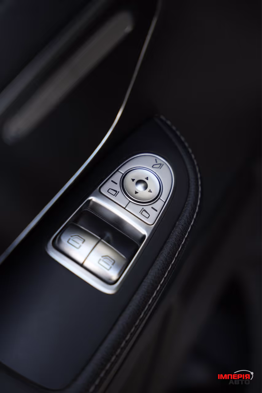 Mercedes-Benz V-Класс - фото 19
