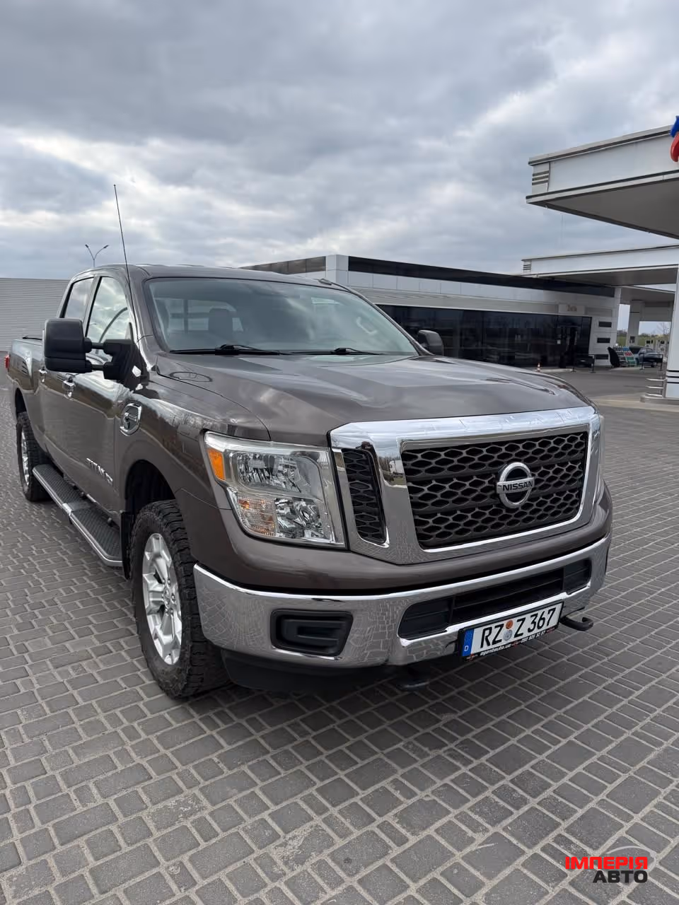 Nissan Titan - фото 1