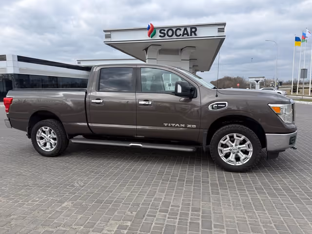 Nissan Titan - фото 4