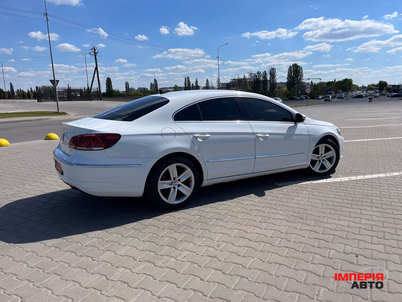 Volkswagen Passat CC - фото 10