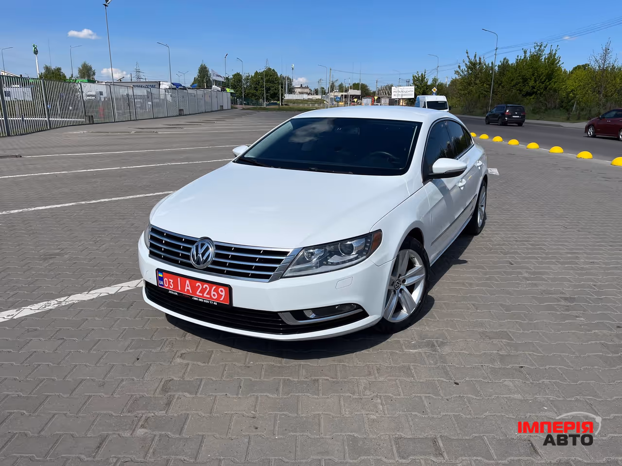 Volkswagen Passat CC - фото 1