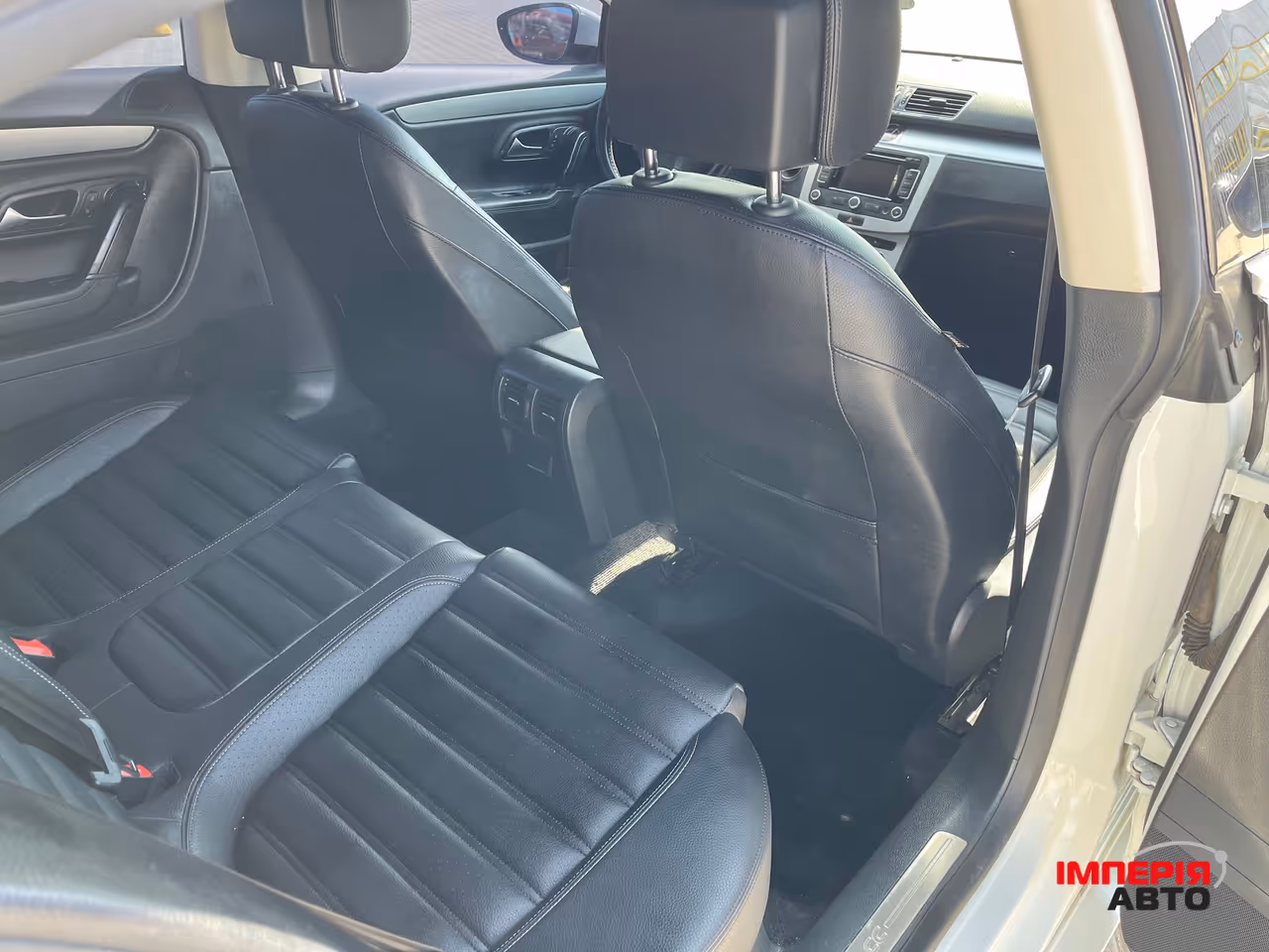 Volkswagen Passat CC - фото 17