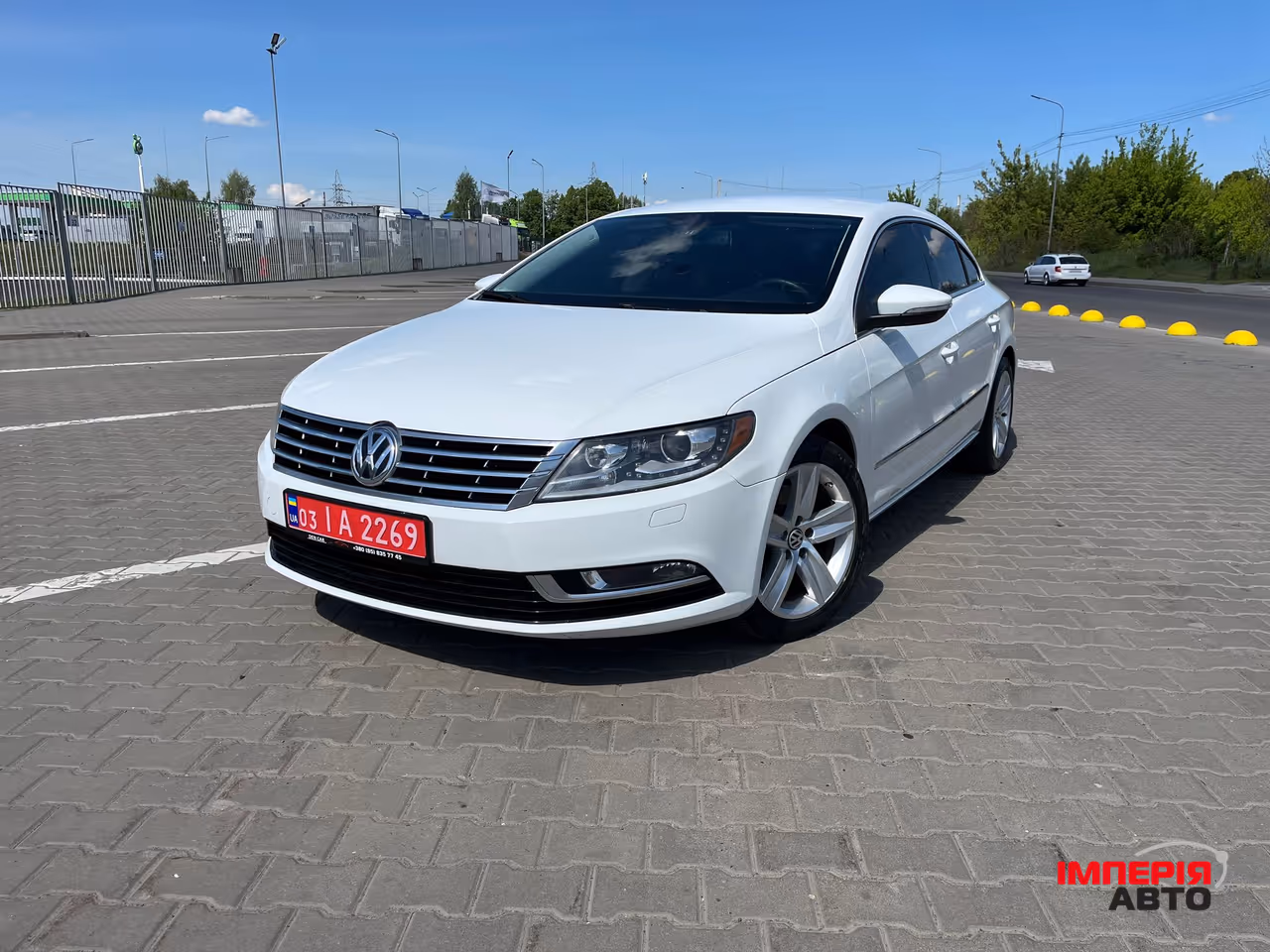 Volkswagen Passat CC - фото 2