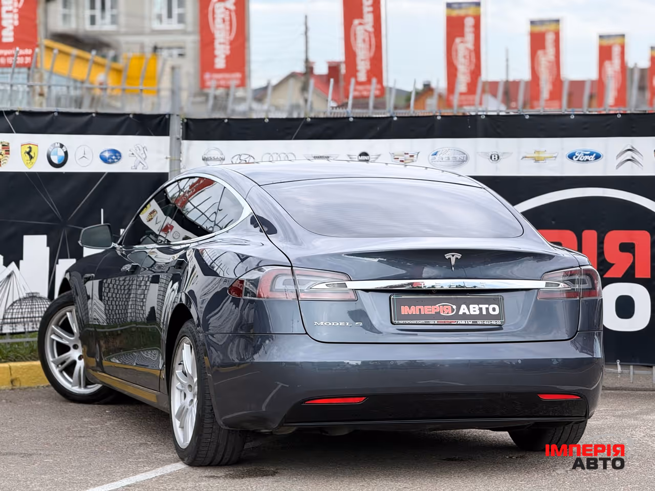 Tesla Model S - фото 10