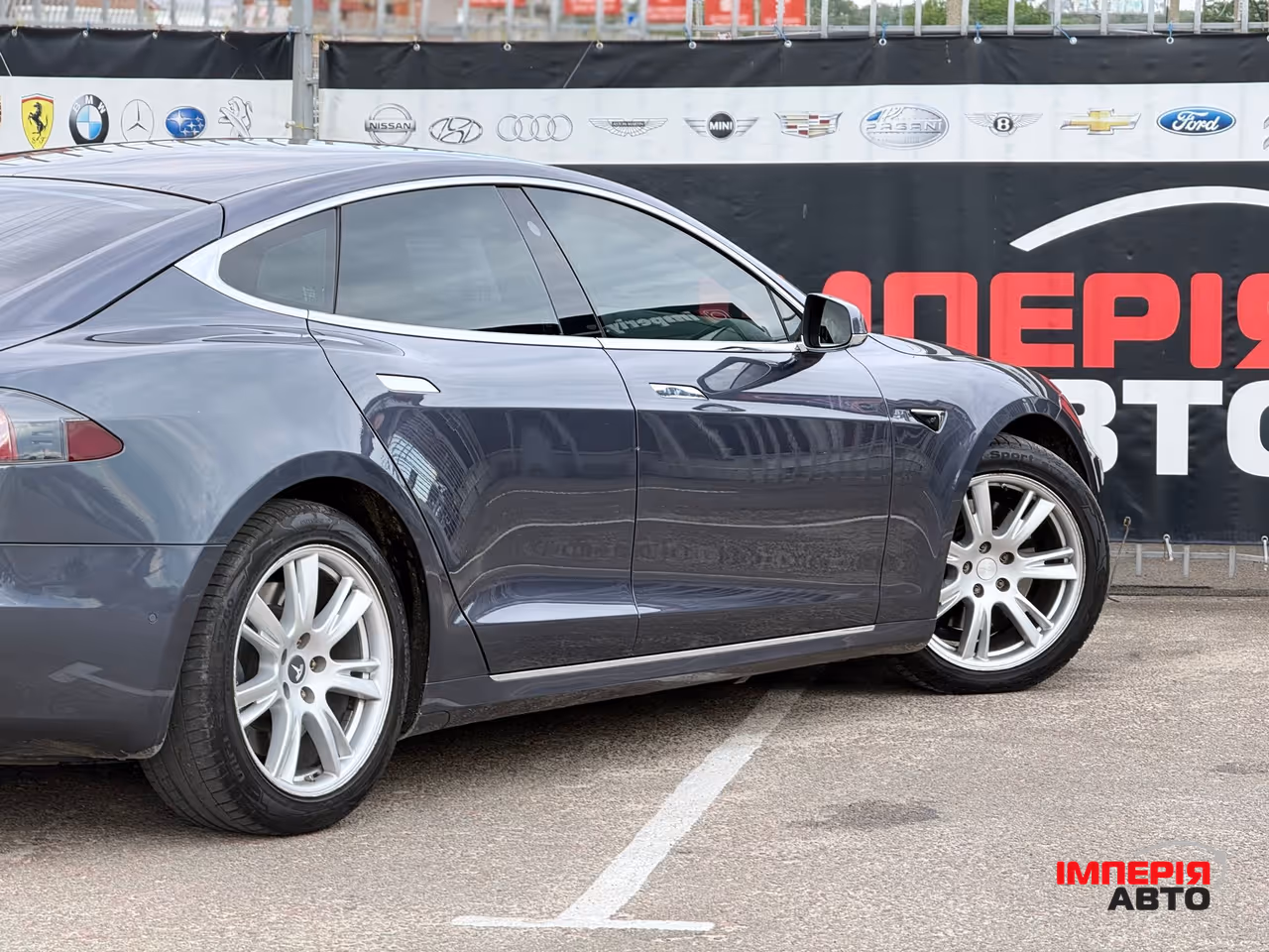 Tesla Model S - фото 9