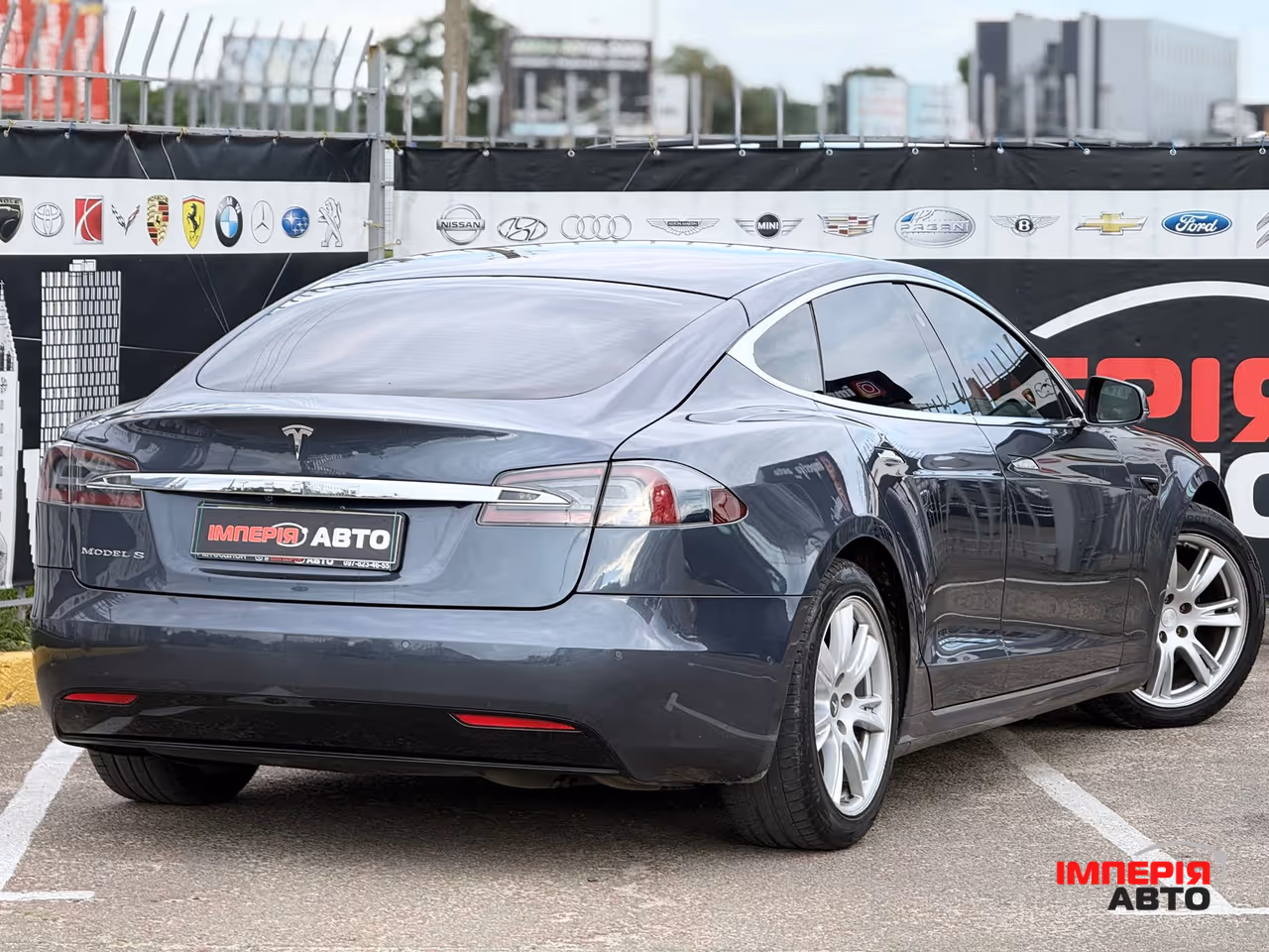 Tesla Model S - фото 12