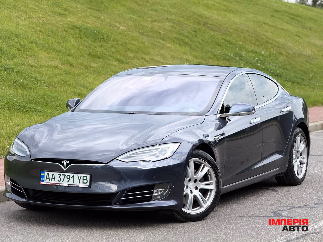 Tesla Model S - фото 18