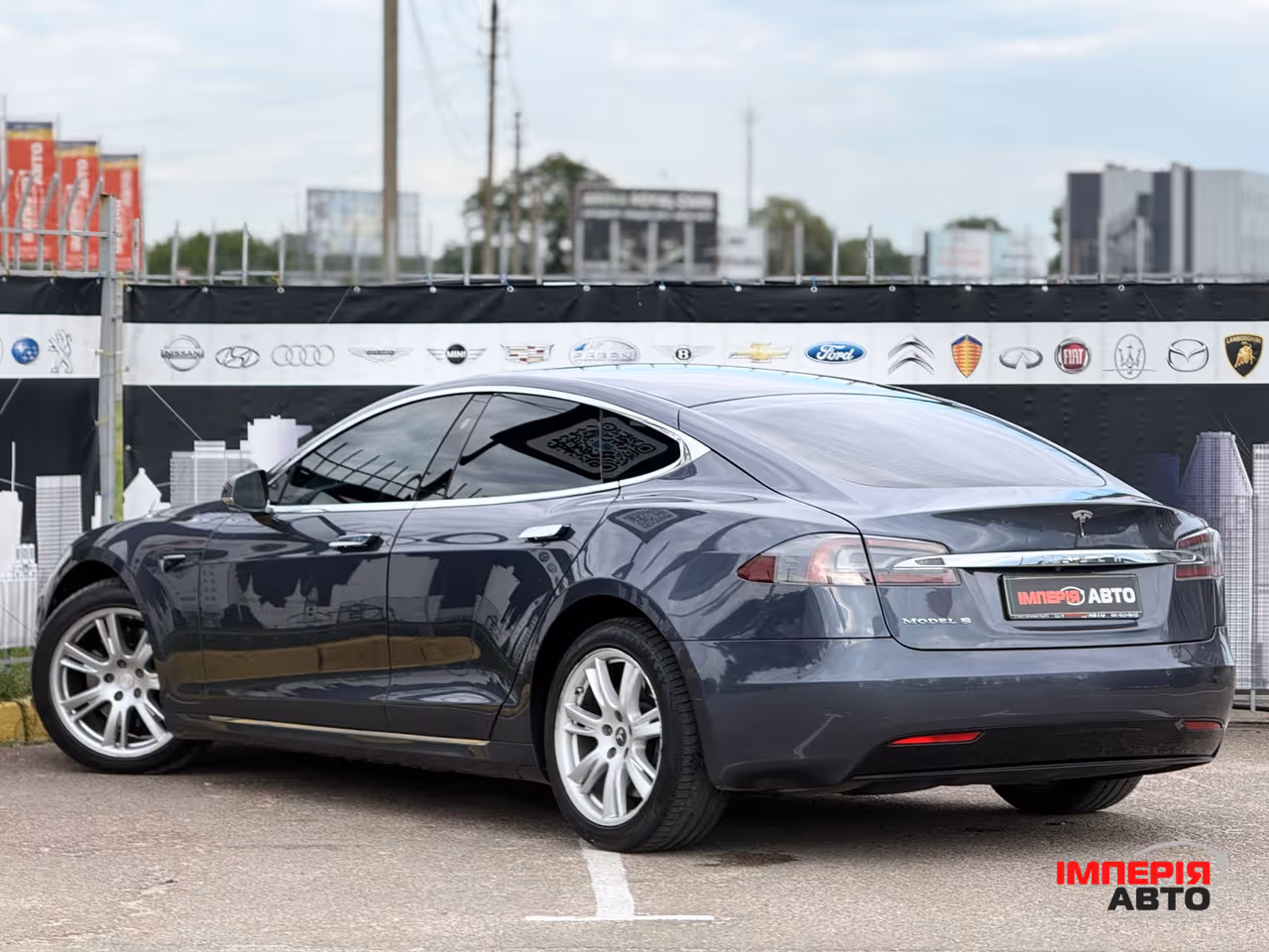 Tesla Model S - фото 13