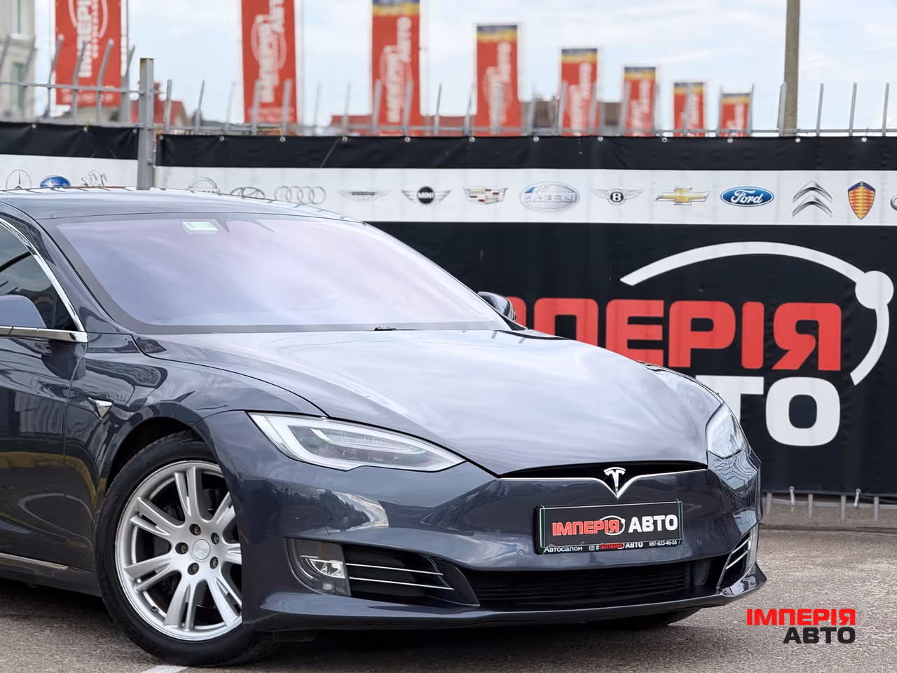 Tesla Model S - фото 4