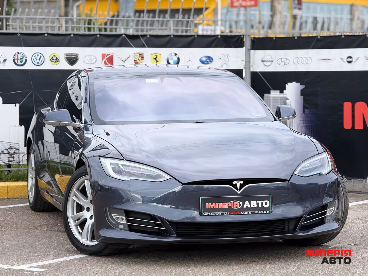 Tesla Model S - фото 3