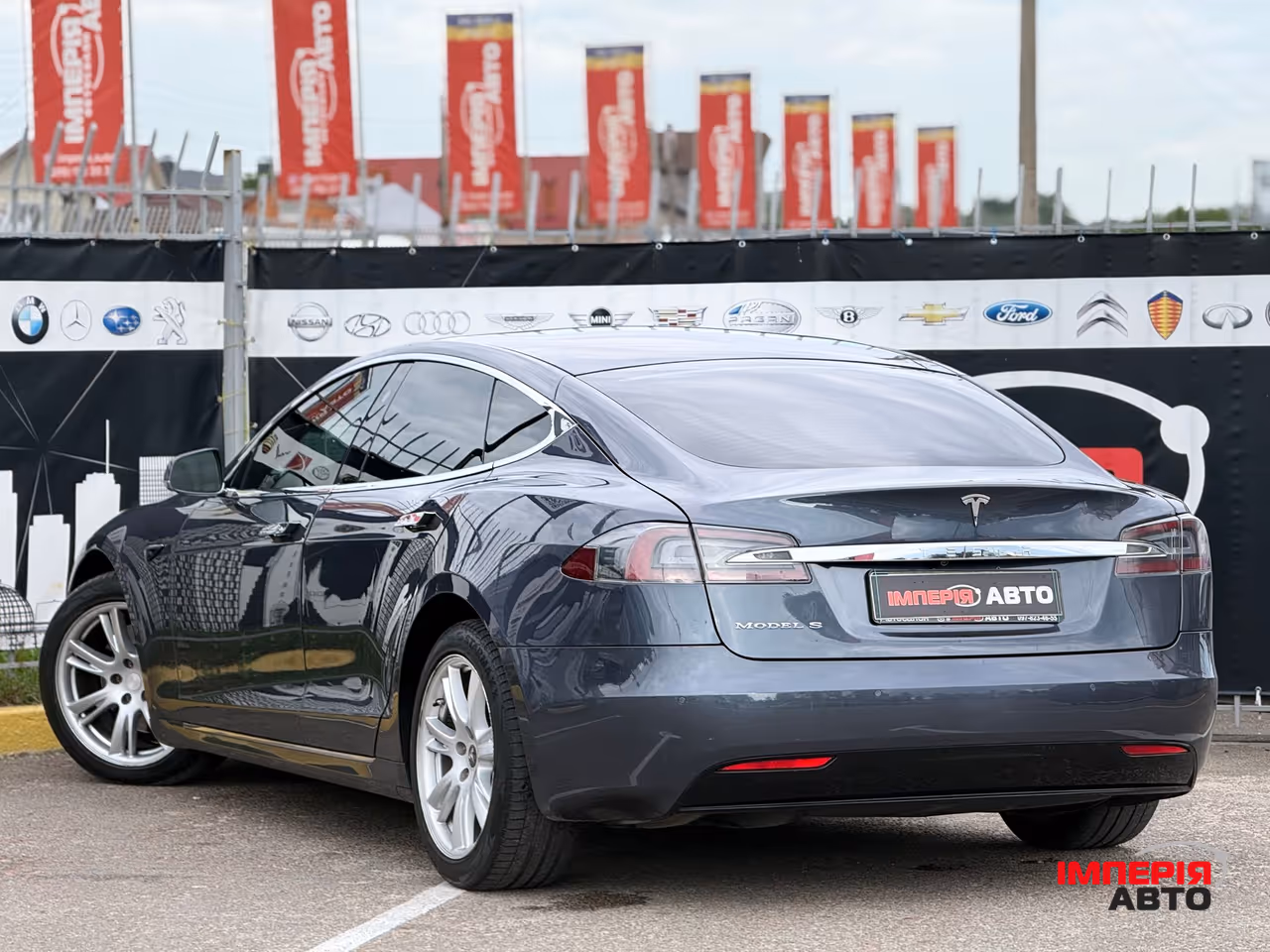 Tesla Model S - фото 14