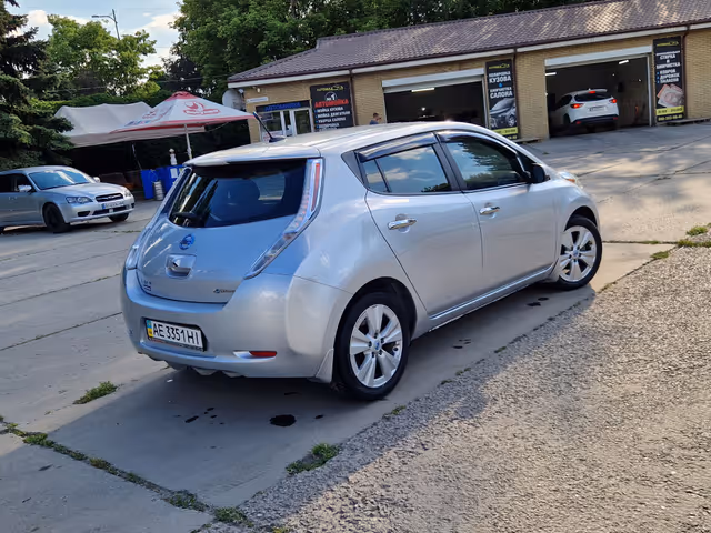 Nissan Leaf - фото 4