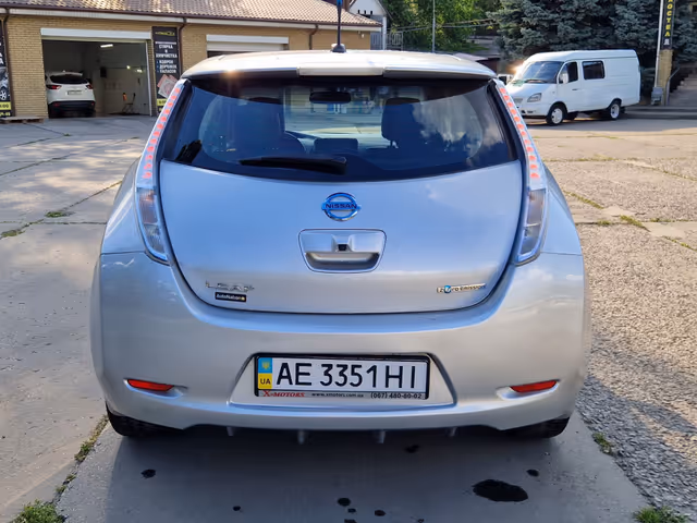 Nissan Leaf - фото 5