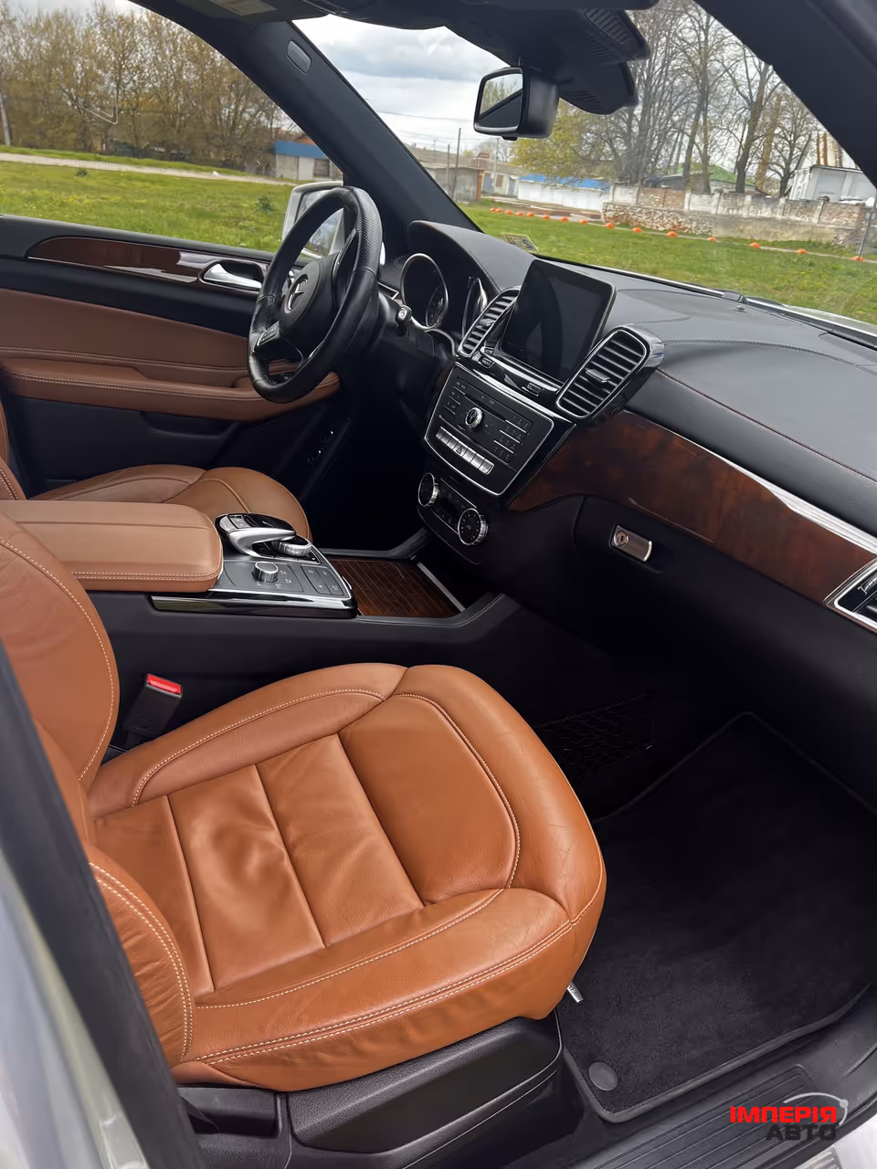 Mercedes-Benz GLS - фото 12