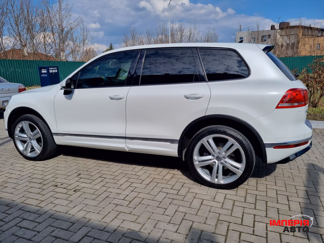 Volkswagen Touareg - фото 3