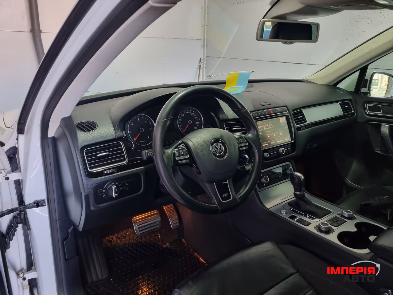 Volkswagen Touareg - фото 12