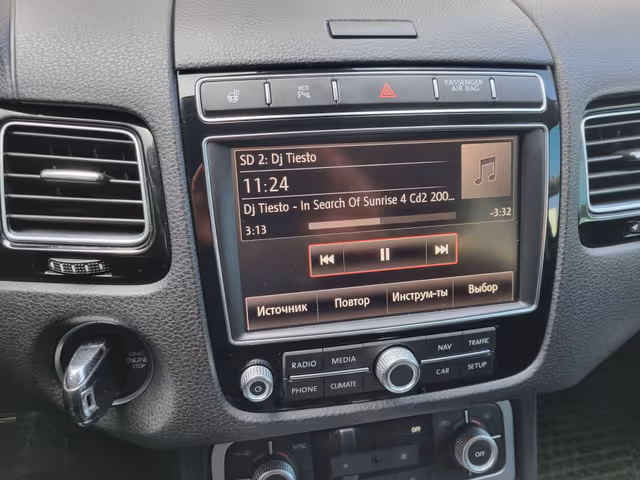 Volkswagen Touareg - фото 5