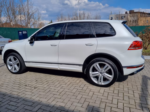 Volkswagen Touareg - фото 3