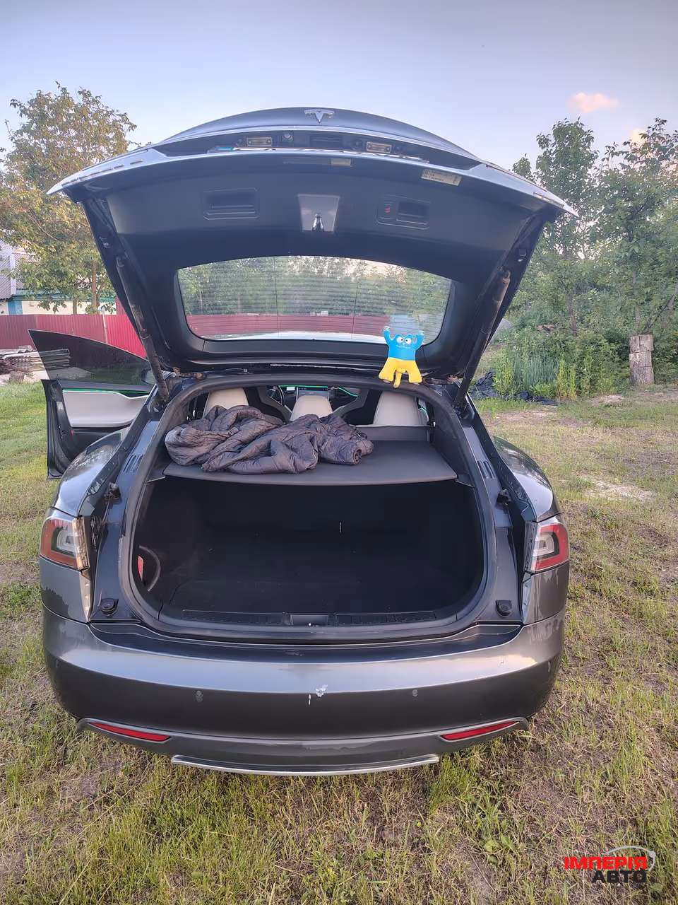 Tesla Model S - фото 8