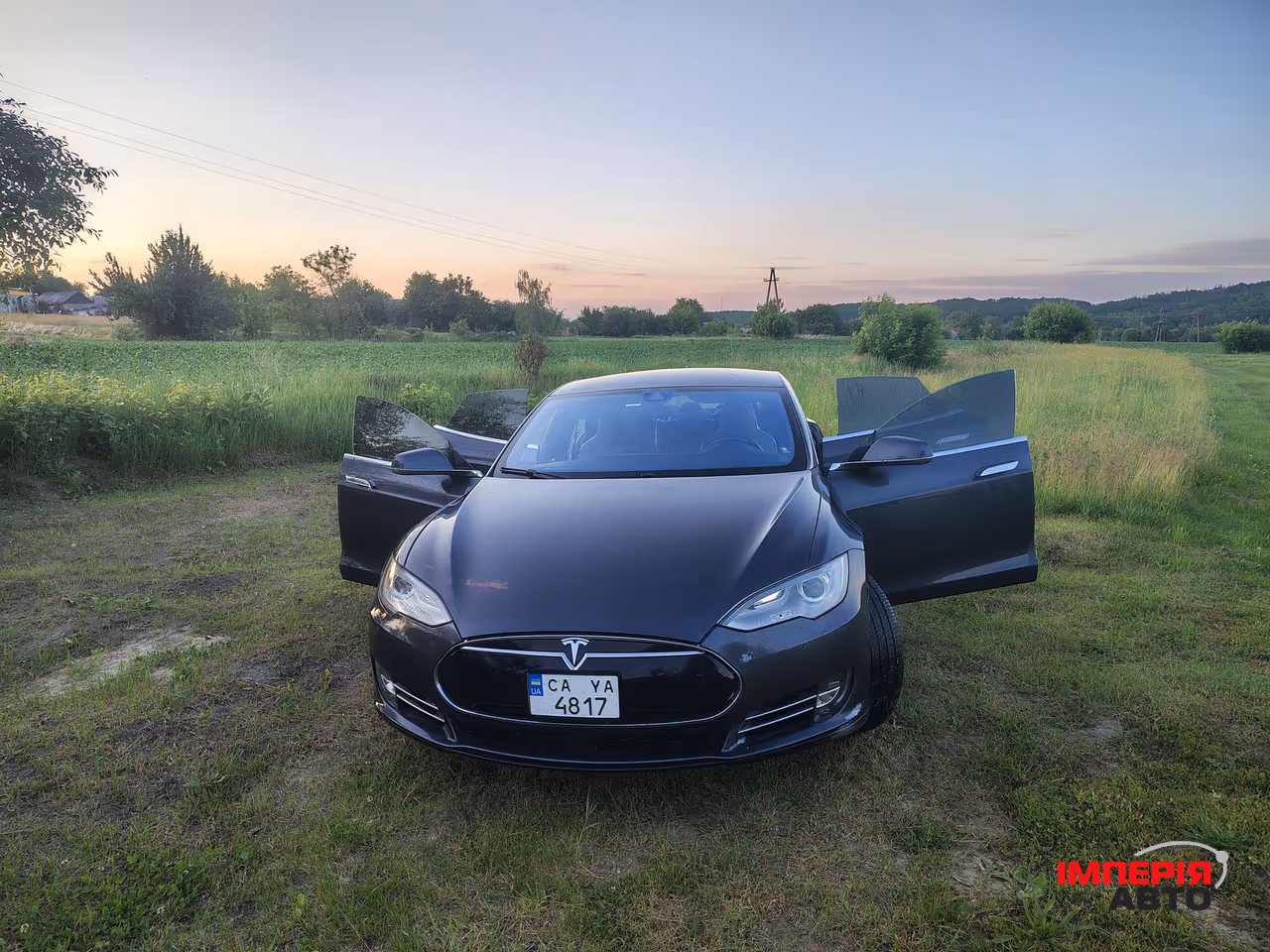 Tesla Model S - фото 1