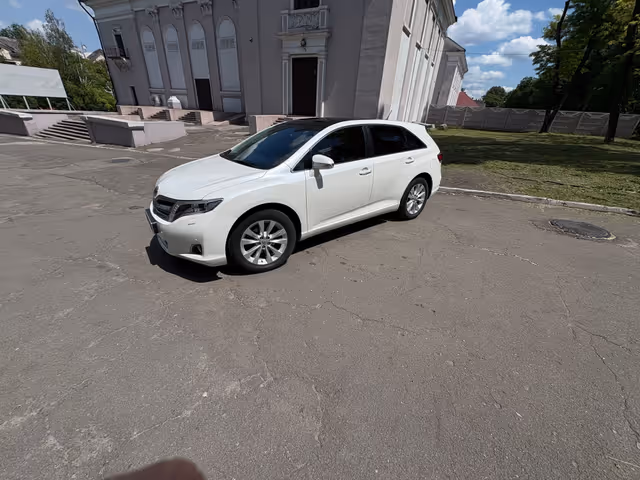 Toyota Venza - фото 2