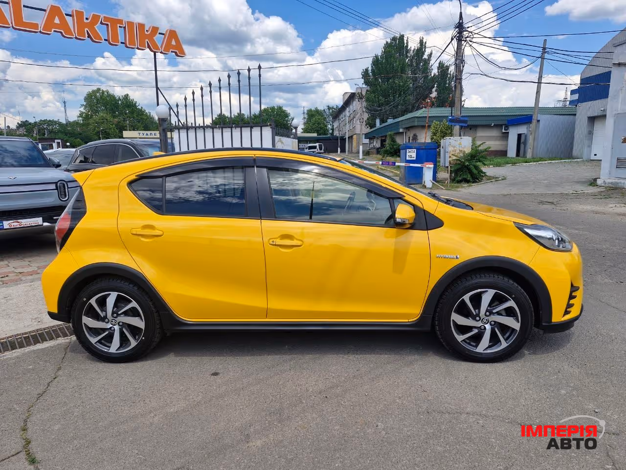 Toyota Aqua - фото 2