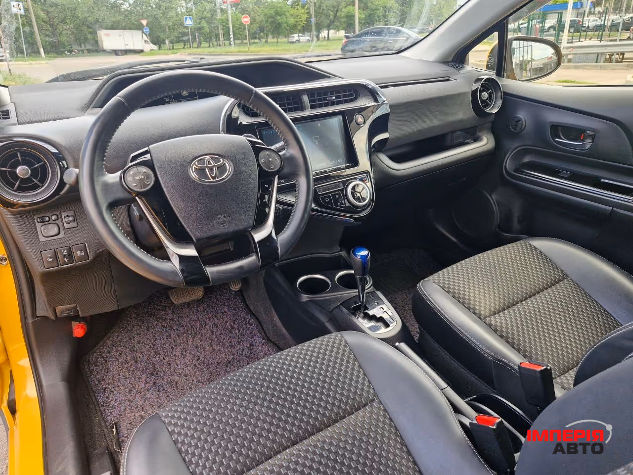 Toyota Aqua - фото 18