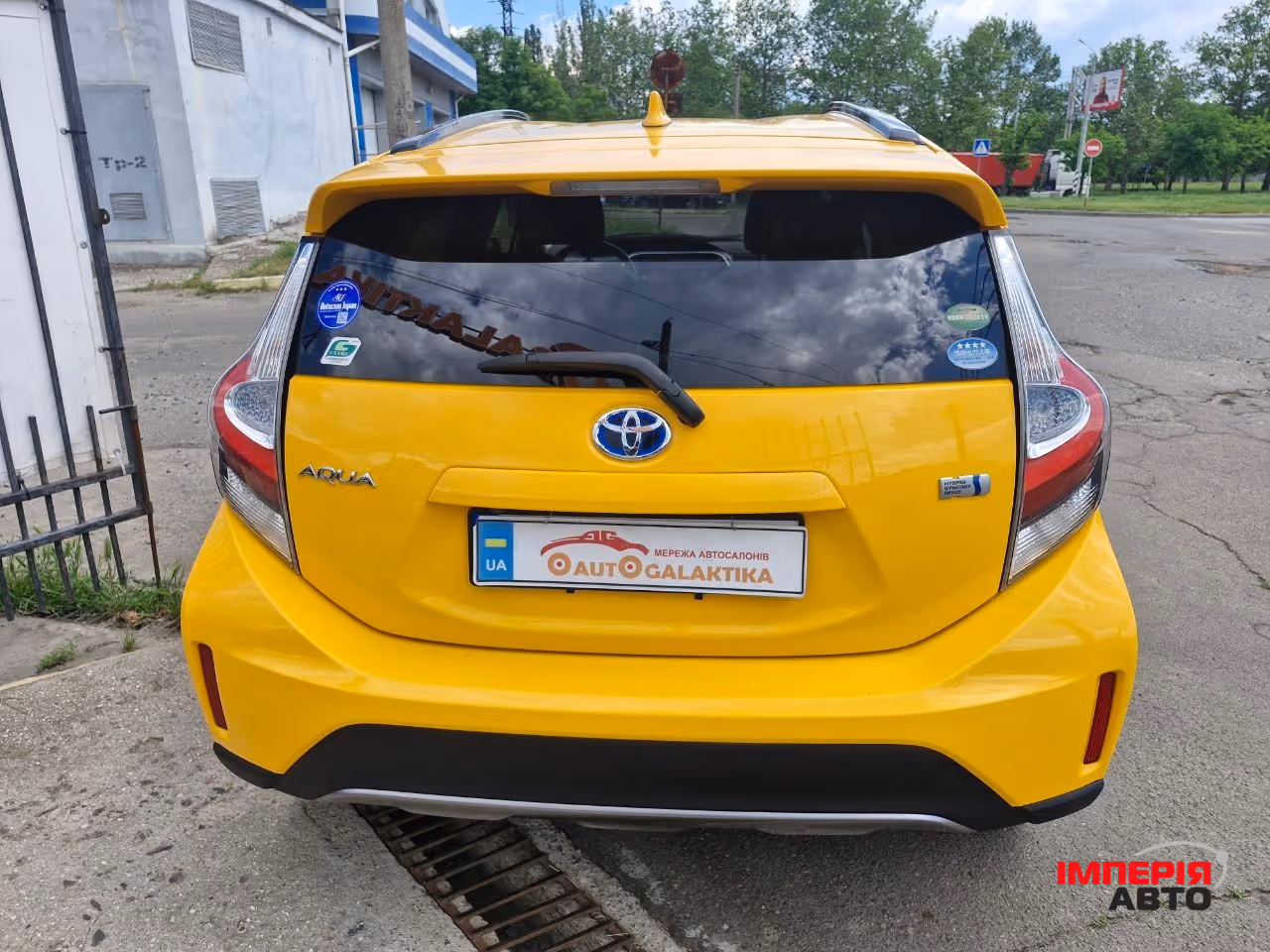 Toyota Aqua - фото 4