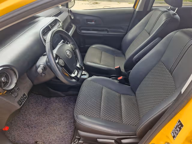 Toyota Aqua - фото 5