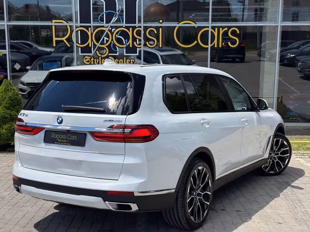 BMW X7 - фото 2