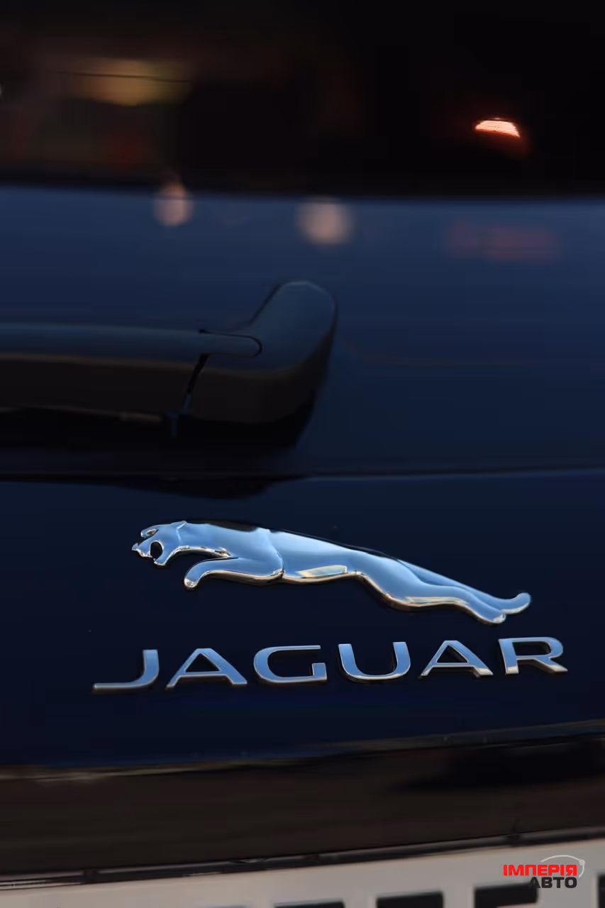 Jaguar F-Pace - фото 14