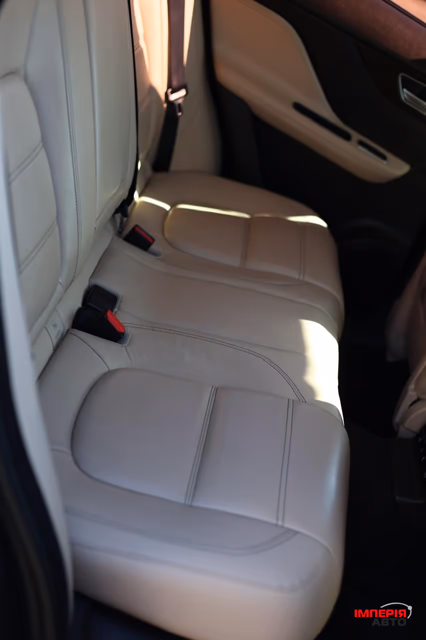 Jaguar F-Pace - фото 31