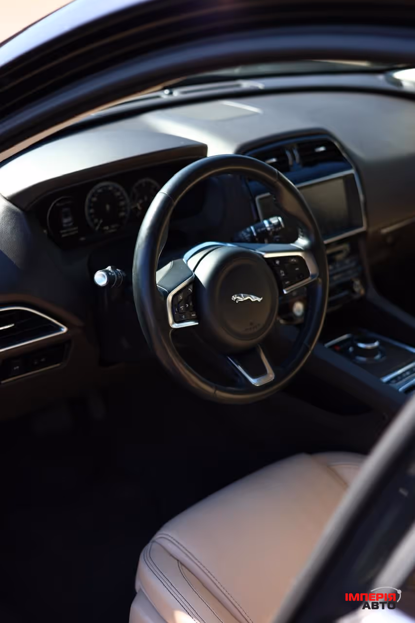 Jaguar F-Pace - фото 48