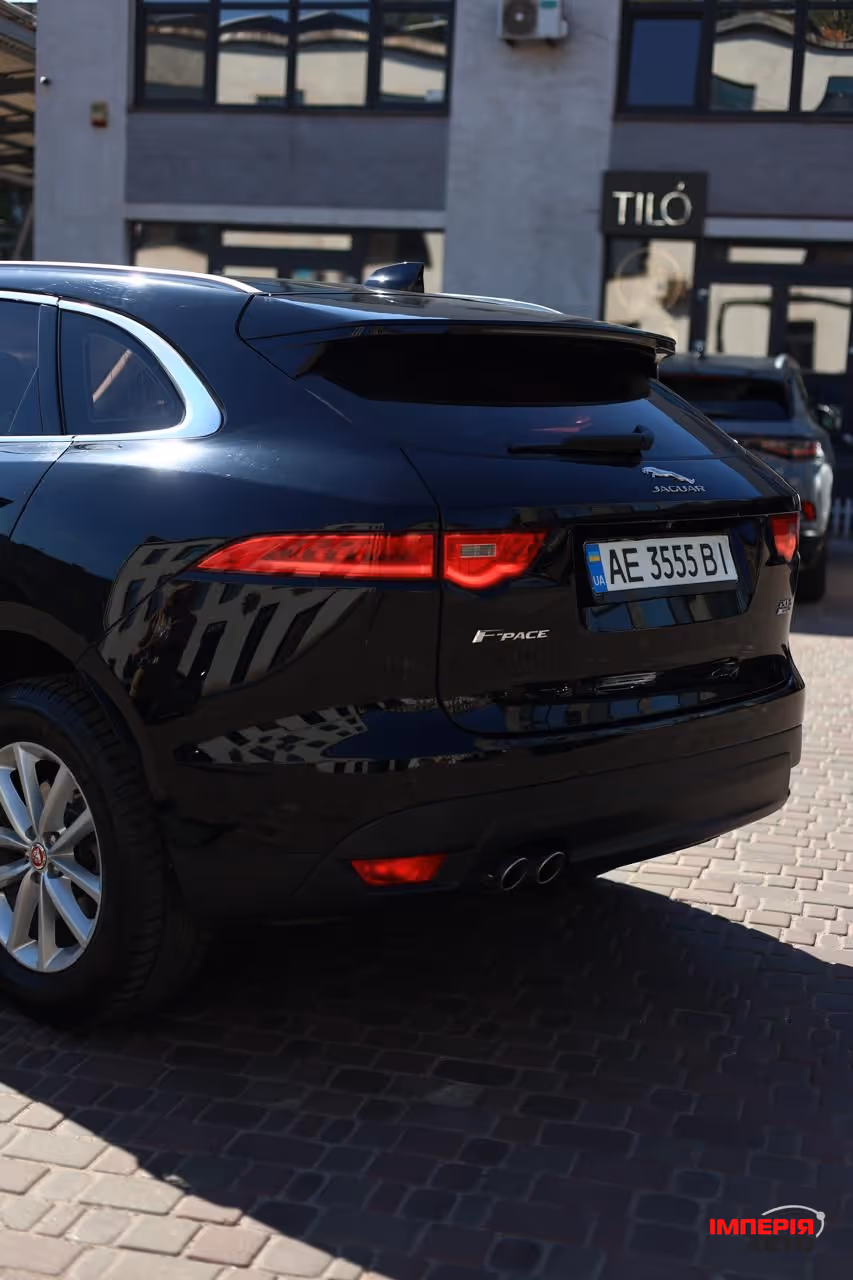 Jaguar F-Pace - фото 12