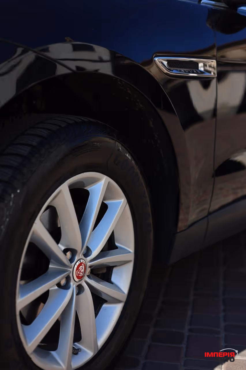 Jaguar F-Pace - фото 3