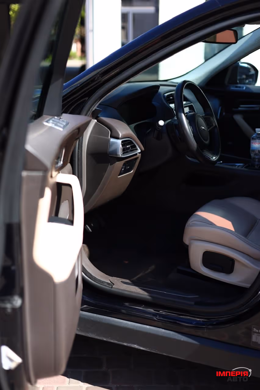 Jaguar F-Pace - фото 46
