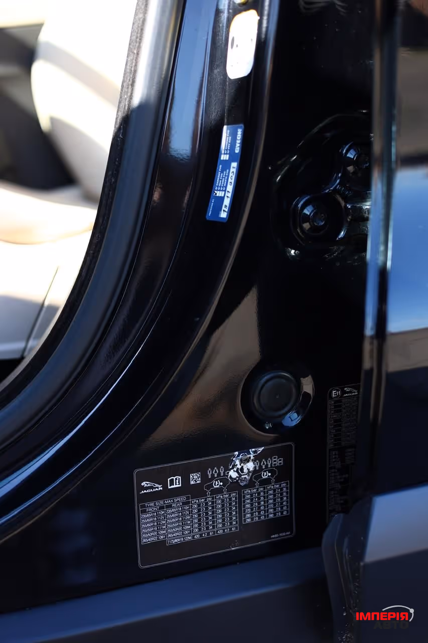 Jaguar F-Pace - фото 21