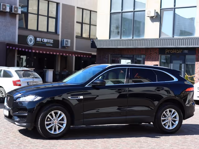 Jaguar F-Pace - фото 1