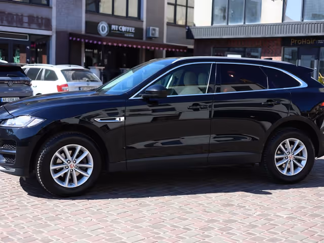Jaguar F-Pace - фото 5